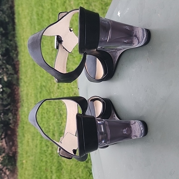 Michael Michael Kors Black leather with Clear-Heel Wedge Size 8.5M - Picture 4 of 7